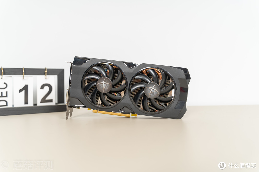 使用四年，散热效果和全新几乎一致、讯景RX470 4G黑狼版显卡 清灰