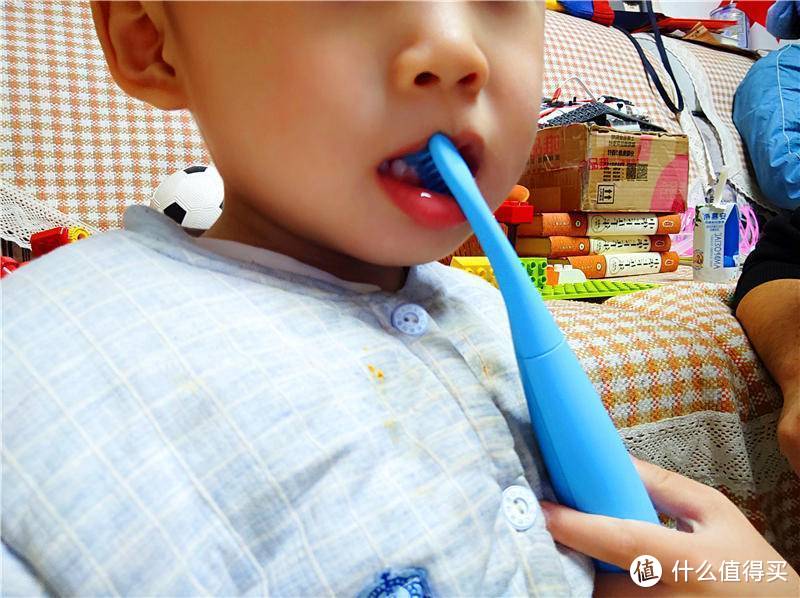 关爱孩子牙齿健康 刷牙也要100分-佳洁士S7000K儿童智能电动牙刷