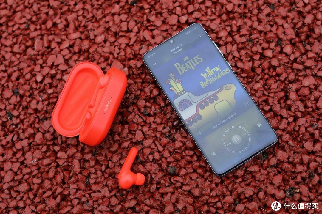 真无线耳机的高颜值推荐：TicPods摇滚红入手体验