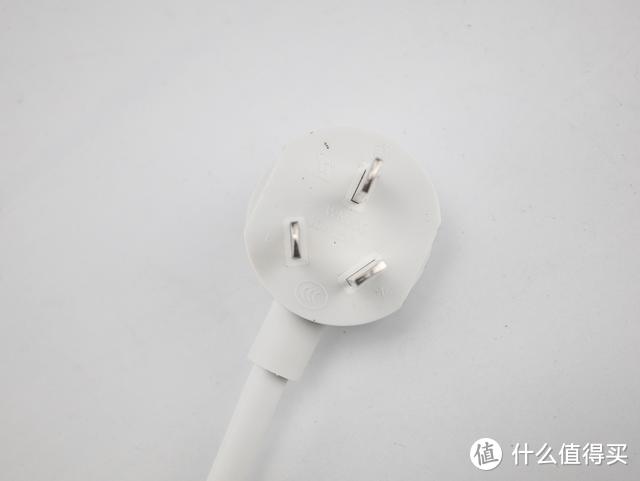 7孔位+双USB，性价比颠覆你的认知，打造完美桌面的第一步