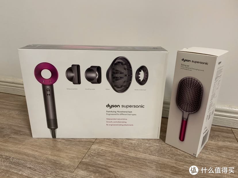 女神节送媳妇儿一样经济实用的小礼物，Dyson HD03吹风机是个很不错的选择