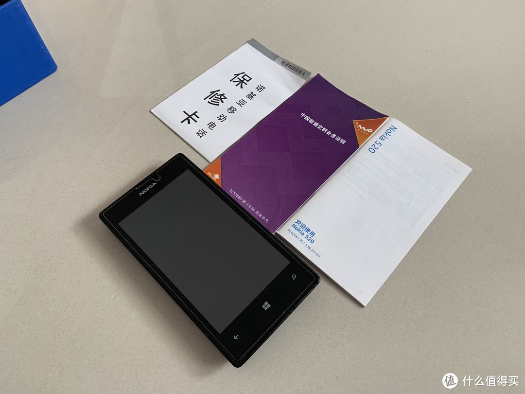 “文艺复兴向”——跨越8年的千元机对决，Lumia520 VS Nova6se（外观篇）