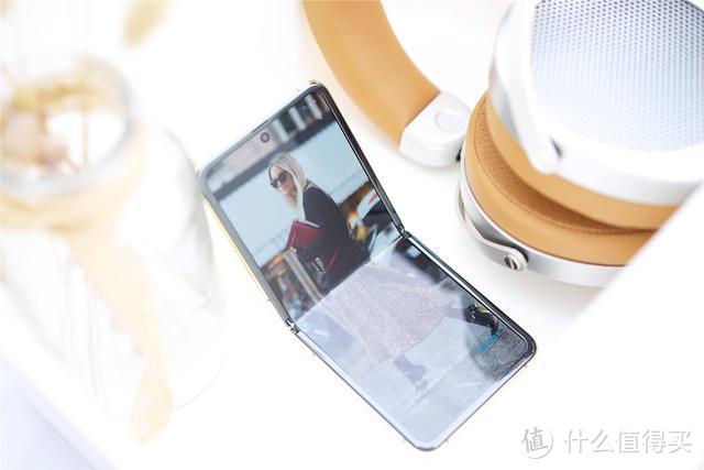 三星 Galaxy Z Flip评测：未来手机形态的成功探索