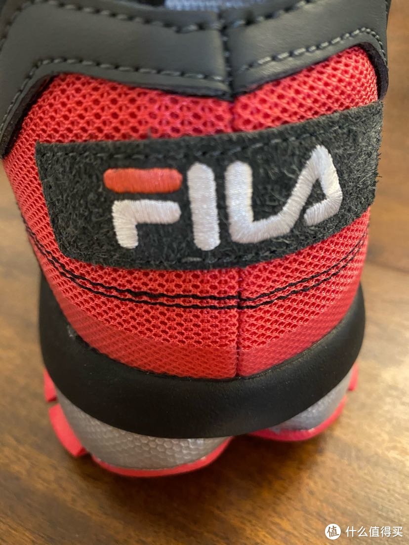 Fila FUSION X STAPLE 斐乐情侣老爹鞋限量款