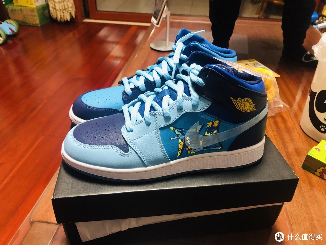 这么好看的鸳鸯FLY鞋，居然只有女码--AIR JORDAN 1 MID FLY