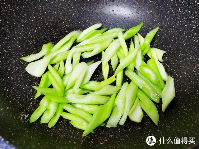 3月，此菜要多给家人吃，比猪肉营养，比鸡肉鲜嫩，贵点也值！