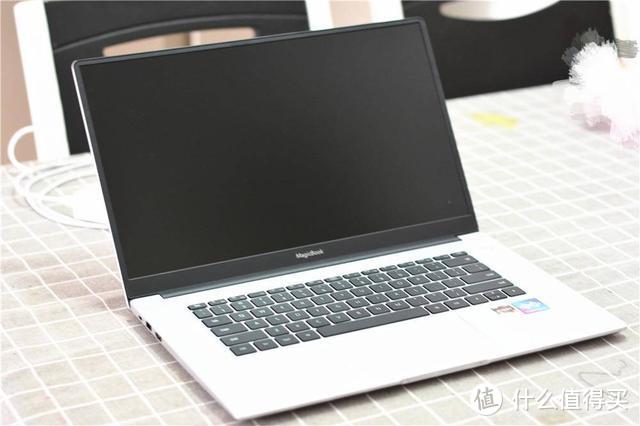 办公首选？聊一聊为啥选了荣耀MagicBook 15