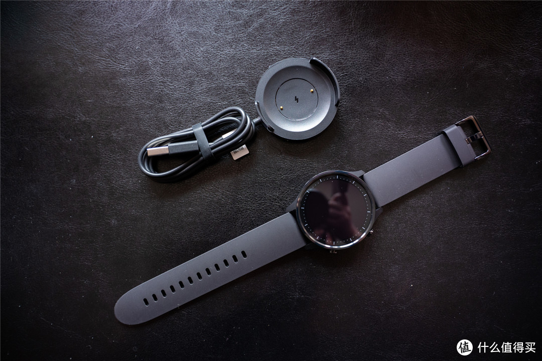 小米手表Color：也许功能上它更像是个手环，但它首先是一块不错的手表