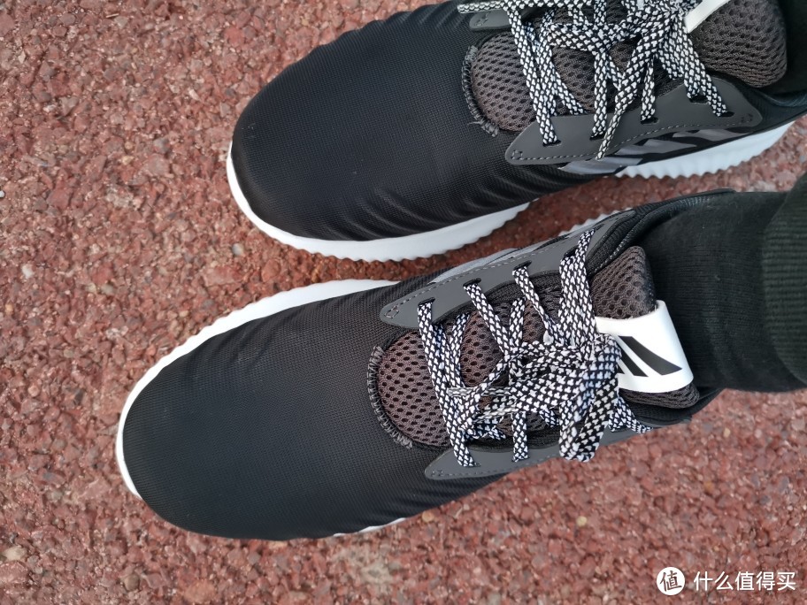 170的alphabounce rc，适合走路还是更适合跑步？