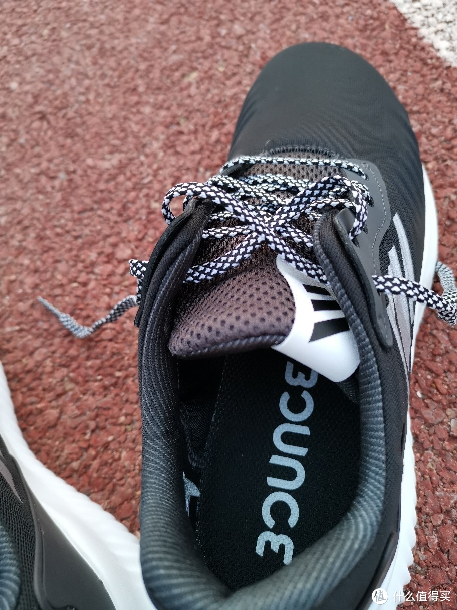 170的alphabounce rc，适合走路还是更适合跑步？