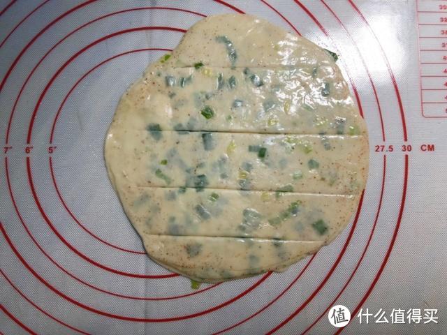 1分钟就能学会的葱油饼，不揉面，不醒面，做法用料超简单