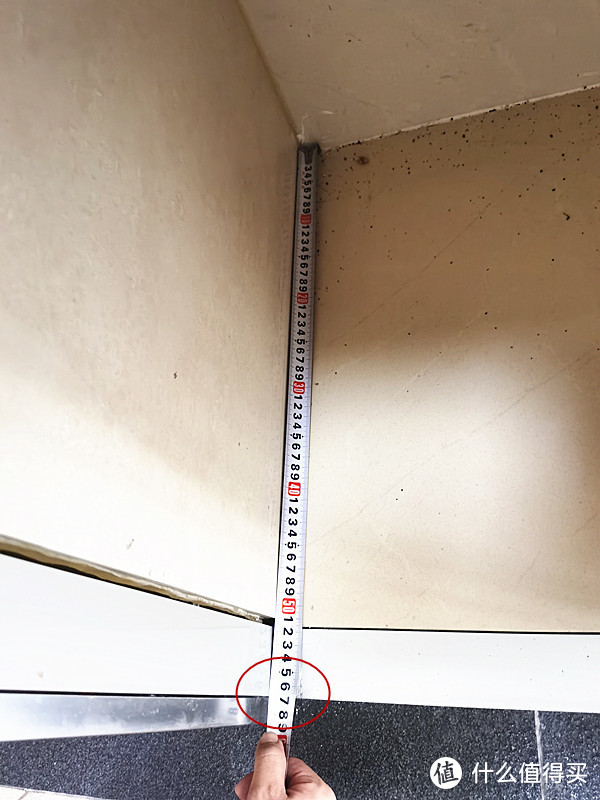 测量原消毒柜开孔深度是：570mm