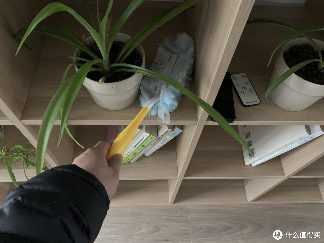 打扫卫生的利器：Swiffer Dusters VS花王静电除尘掸(拖）扫灰比抹布好用几百倍！