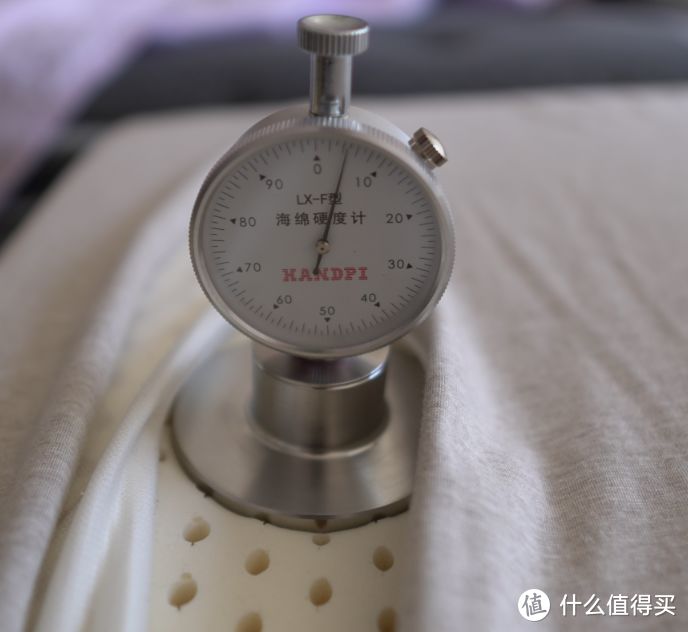 从几百到几千：乳胶、羽绒、记忆棉、零度有机棉到底有啥不同？颈椎枕是不是智商税？弹性大真的是坑吗？