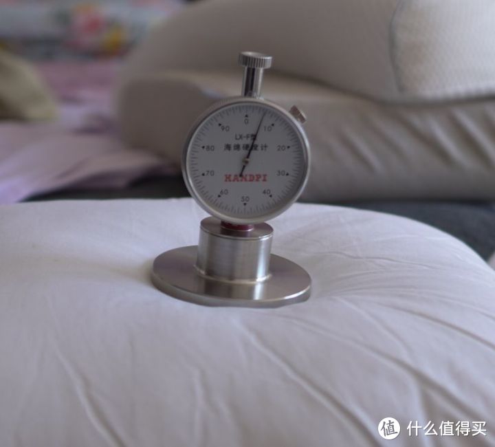 从几百到几千：乳胶、羽绒、记忆棉、零度有机棉到底有啥不同？颈椎枕是不是智商税？弹性大真的是坑吗？