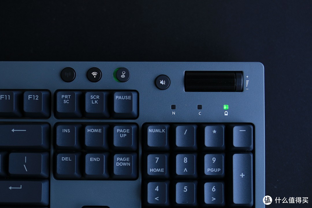 三模连接，多设备一键切换，TT 曜越 G821 多模电竞机械键盘体验