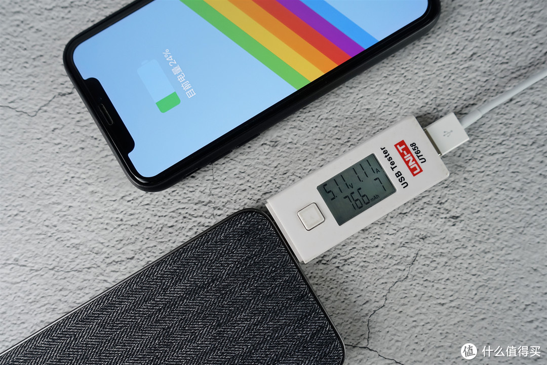 紫米尊享版充电宝评测：苹果手机用户的福音，充放电一线搞定