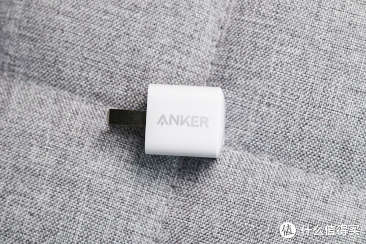 苹果你是否感到尴尬？Anker Nano 18W充电器上手体验