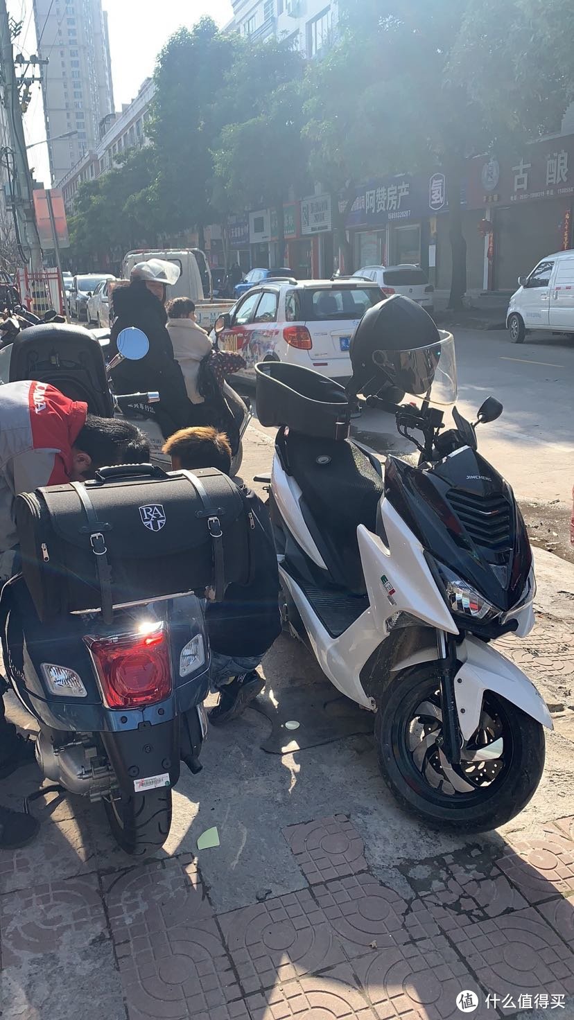 简单粗暴，昨天突然买了一台vespa gtv 300