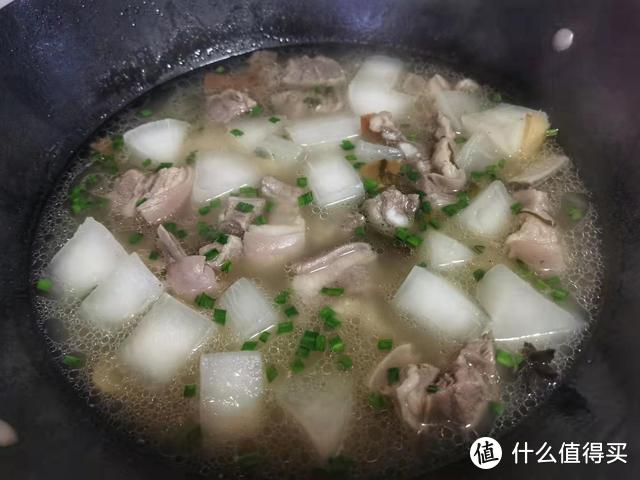 羊肉怎么做不膻不腥，还不燥，很简单，和白萝卜一起做，好吃滋补