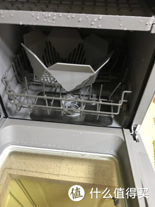 相见恨晚的厨房好物：美的M10熊猫免安装洗碗机