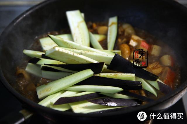 烧茄子别油炸，油腻不健康，教你1小招，好吃到全家都抢！