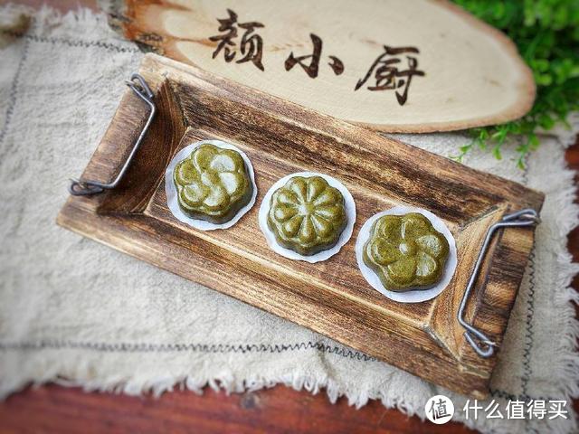 这种野菜做的青团糕点，做好一下子可以吃4-5个