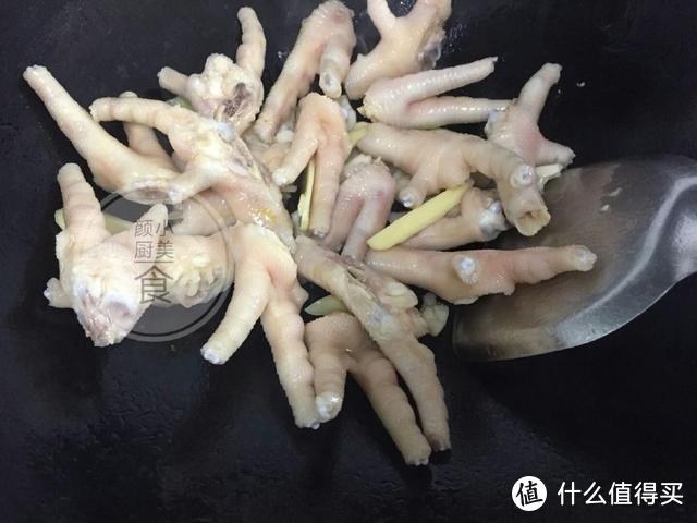 吃它解馋又过瘾，即是零食又是下酒菜，做法简单，好吃到吮指！