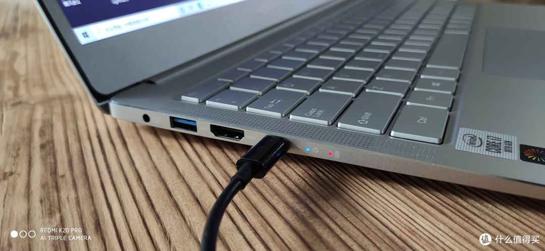 雷电3接口支持充电