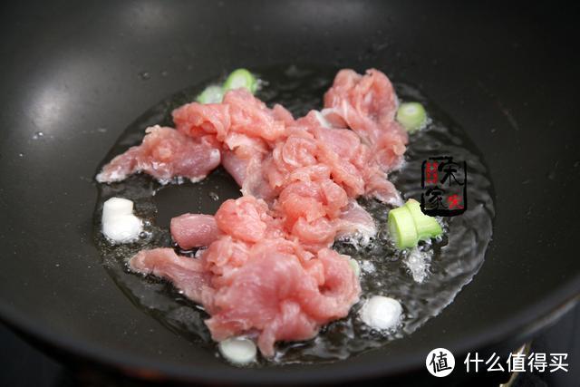 土豆怎么做最好吃？教你1个饭店里的做法，下饭又入味一看就会