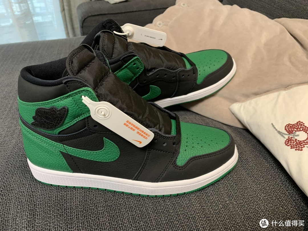 实惠之选， Air Jordan 1 黑绿 OG  Pine Green，附加穿搭建议