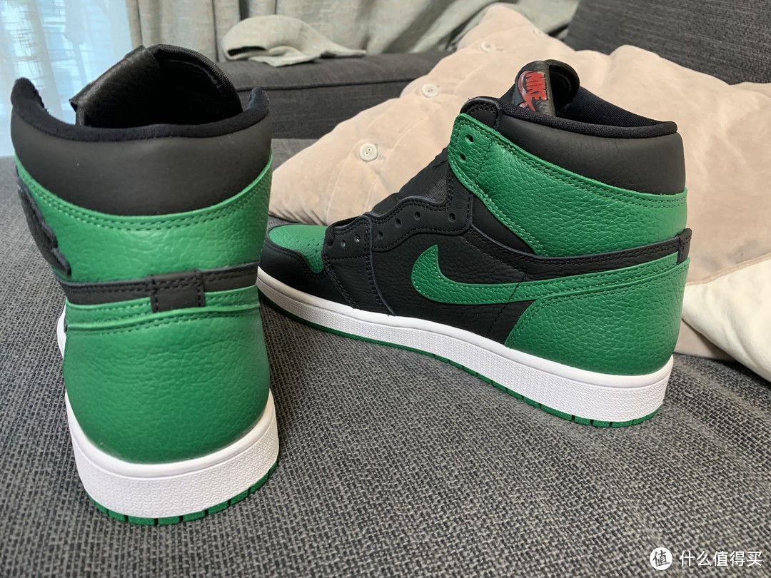 实惠之选， Air Jordan 1 黑绿 OG  Pine Green，附加穿搭建议