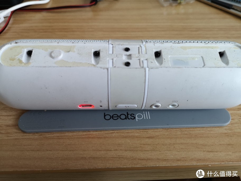 Beats Pill蓝牙音响拆解和维修