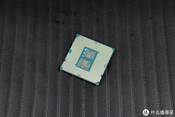 本次测试的主角有四颗处理器:i5 10400,i7 10700,i5 10500 es,i5 10