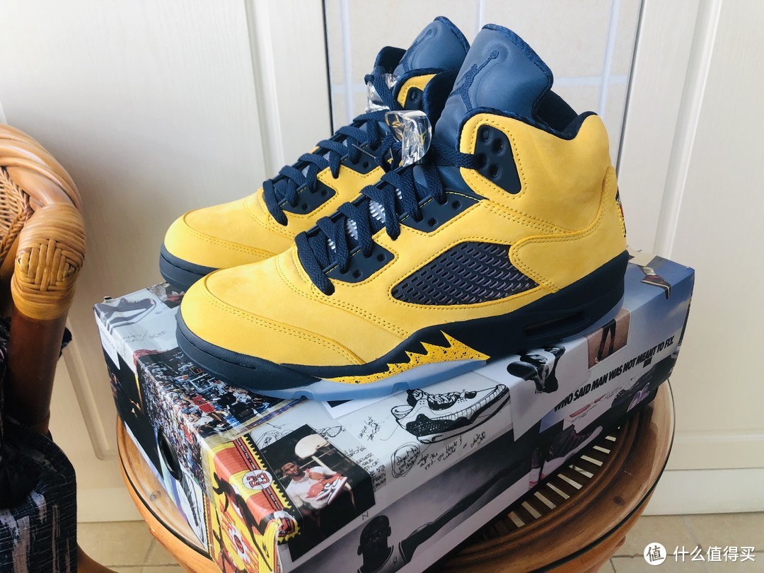 他才不是小东京，请叫他AIR JORDAN 5 密西根