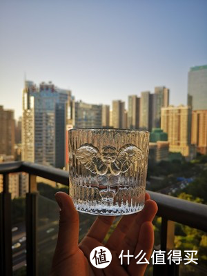 威士忌＋艺术酒杯，升杯的享受，杯是杯子的杯哦～～