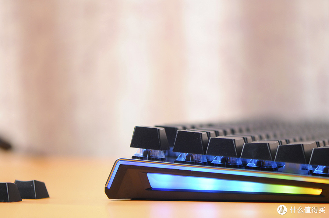 冷艳光轴、防水防尘：雷柏V530游戏机械键盘体验