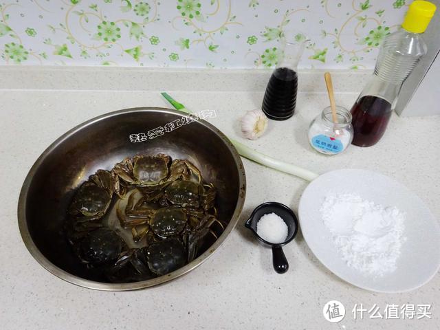  螃蟹还是这么做最美味了，黄儿香肉鲜有滋有味，制作还超级简单！