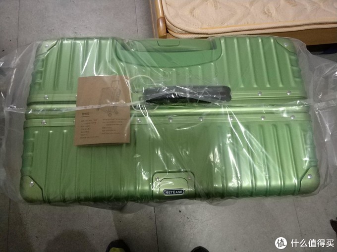 超大行李箱—网易严选28寸PC铝框拉杆箱