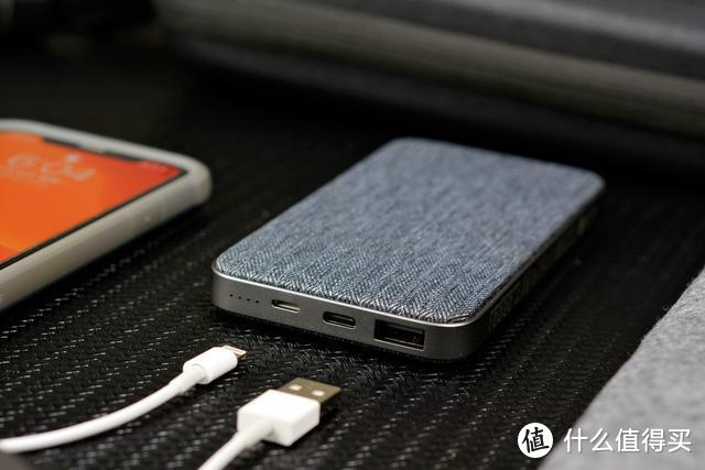 小米也开始出苹果配件了，生态链公司为iPhone专门设计充电宝