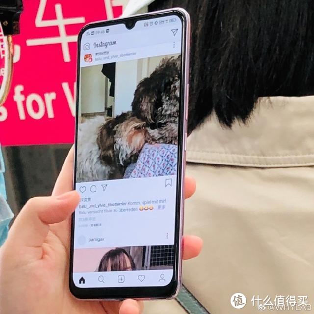 vivo S6真机谍照曝光；苹果iPhone 12 Pro无刘海