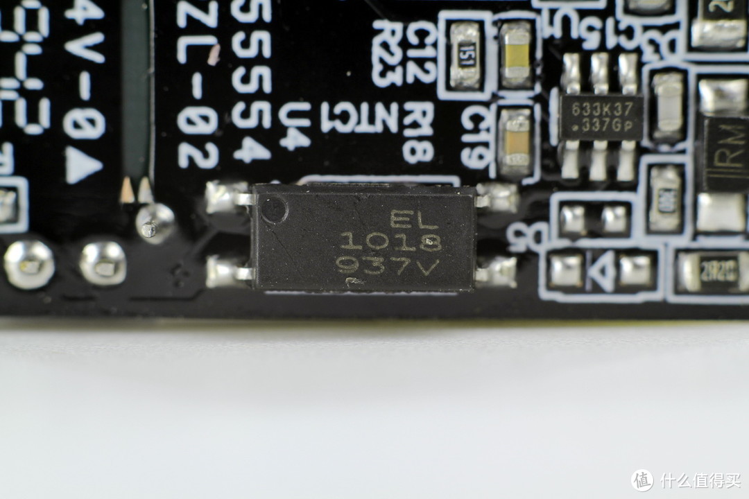 拆解报告：公牛18W USB PD快充充电器GNV-AU118D