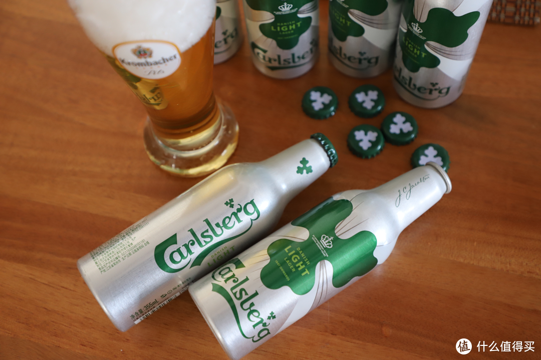 嘉士伯 Carlsberg特醇啤酒皇冠铝瓶，水啤也配四块五（的妞）？