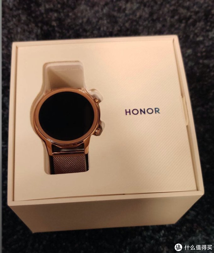 给女神送个有颜又有料的荣耀智能手表2，樱粉金超赞