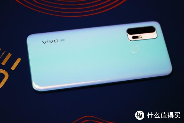 vivo Z6开箱图赏，颜值即正义，外观贼6，性能贼6