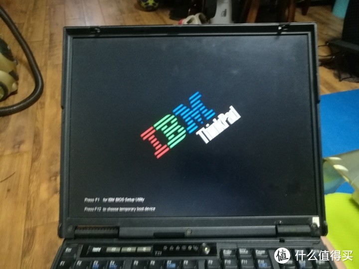 100块钱的图拉丁笔记本（IBM T23）