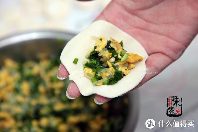 韭菜饺子多加1味料，又鲜又香，厨师：这样调馅，不是吃货是行家