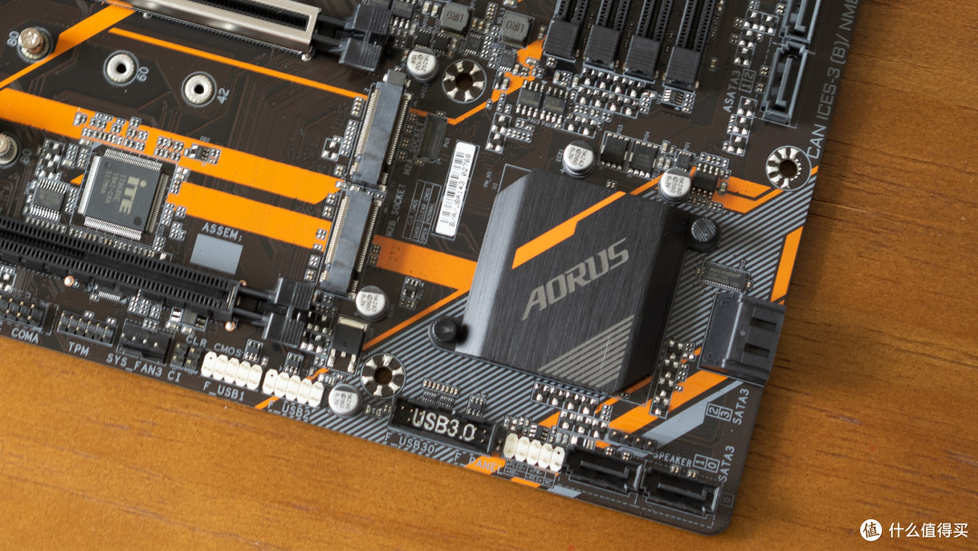 硬核桌面物志篇二十五技嘉b450aoruselite主板开箱评测