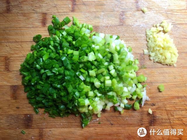 它是蔬菜也是药，用它包饺子鲜美多汁，比白菜好吃，比萝卜有营养