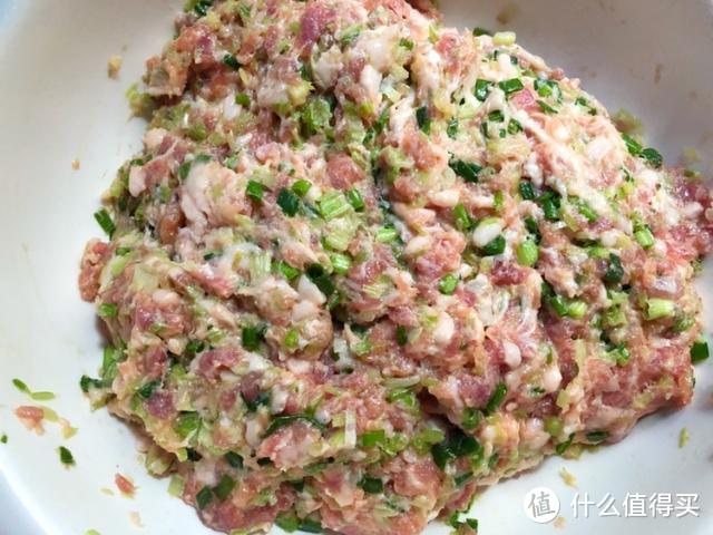 它是蔬菜也是药，用它包饺子鲜美多汁，比白菜好吃，比萝卜有营养